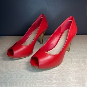 Le Chateau red leather heels size IS 8 EU 38
